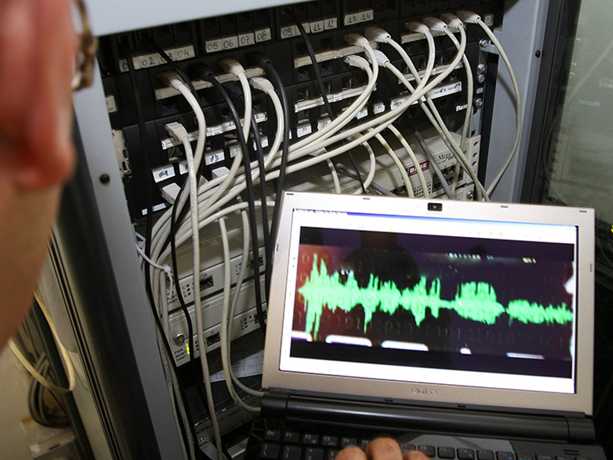 Intercettazioni telefoniche: come funzionano e quando si possono fare